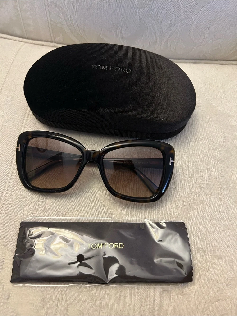 New arrival! Authentic TOM FORD MAEVE FT1008 oversized Havana Cat Eye Sunglasses